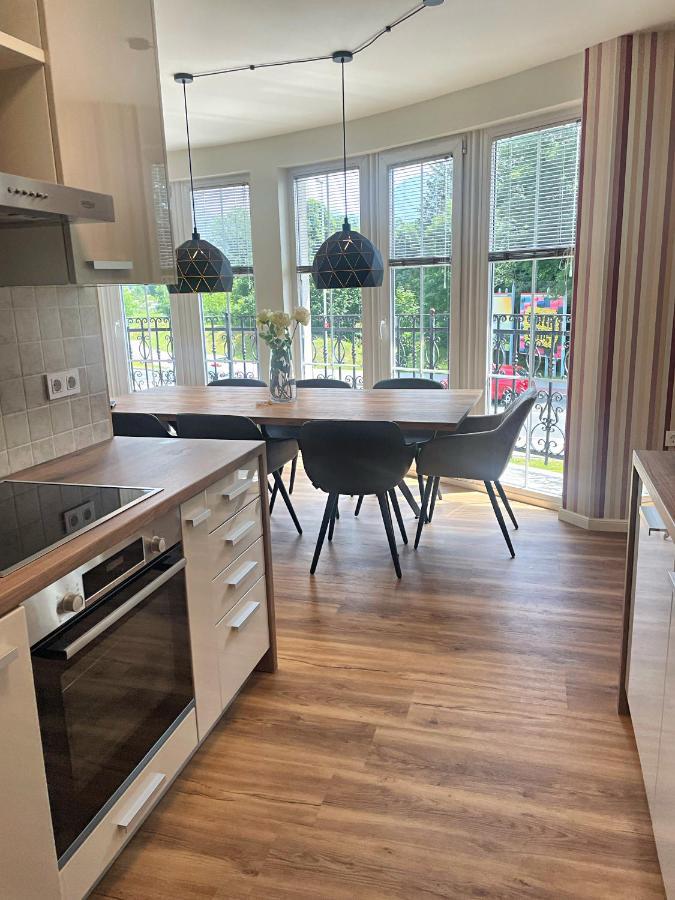 Vila Urbana Luxury Apartments レスツェ エクステリア 写真