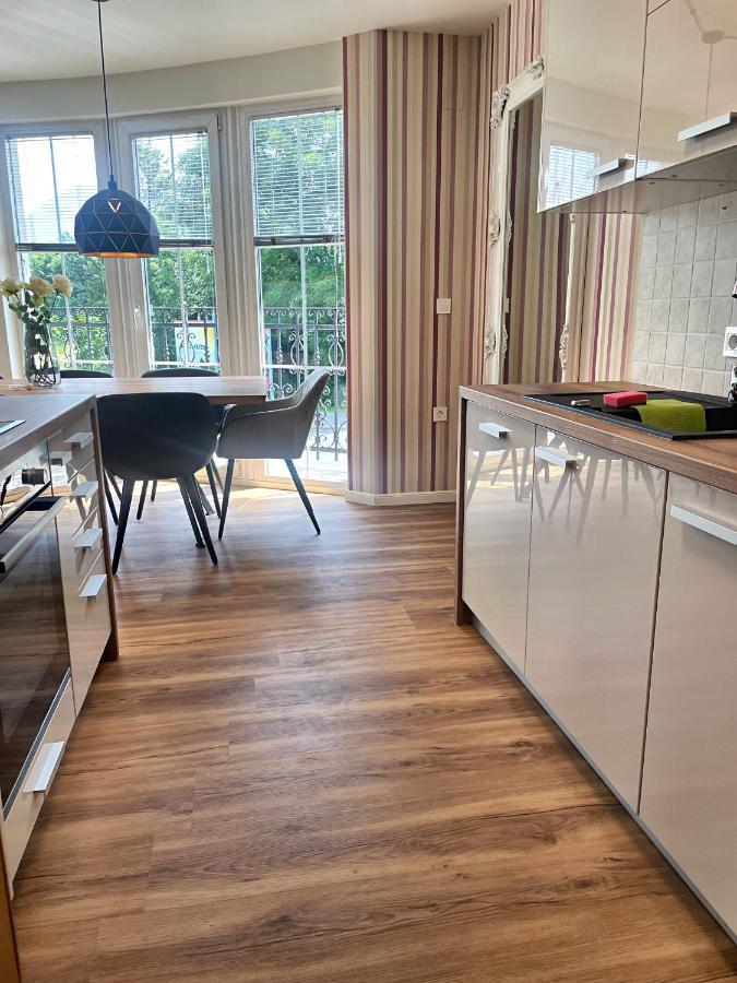 Vila Urbana Luxury Apartments レスツェ エクステリア 写真