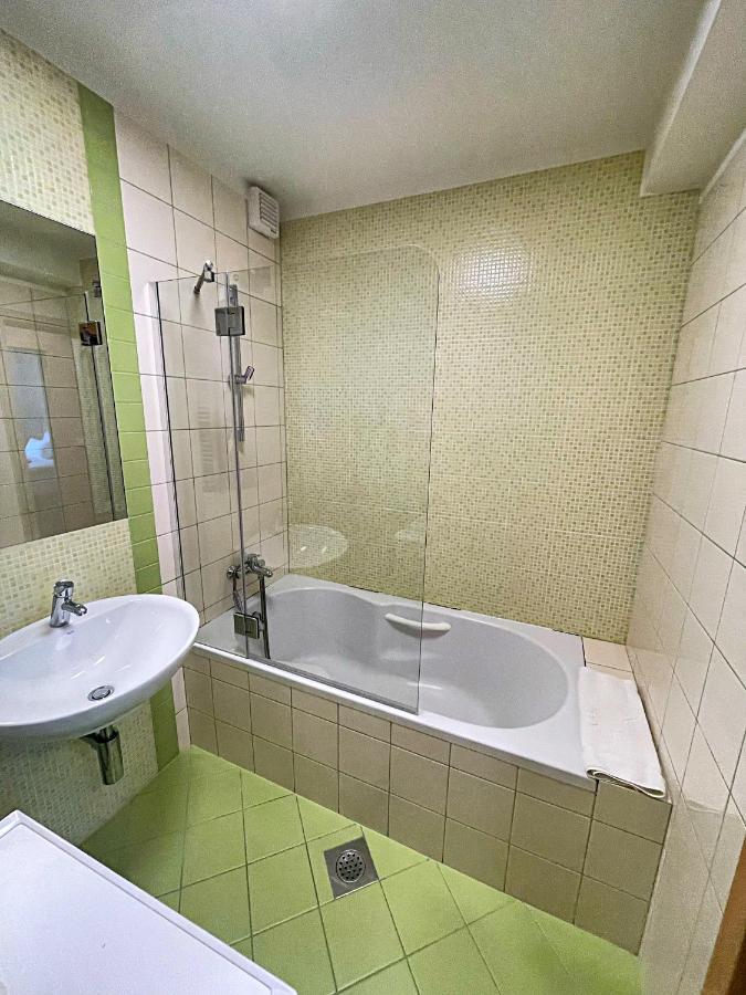 Vila Urbana Luxury Apartments レスツェ エクステリア 写真