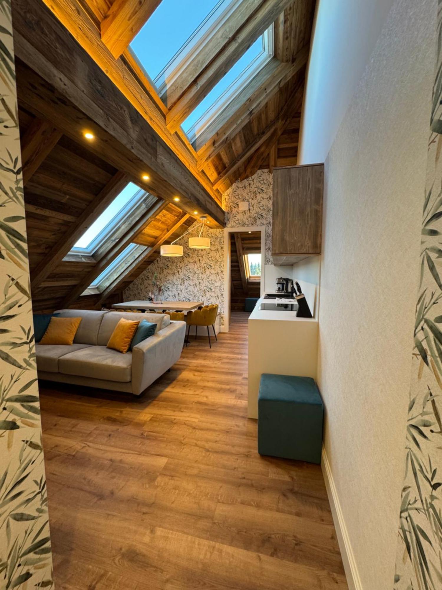Vila Urbana Luxury Apartments レスツェ エクステリア 写真